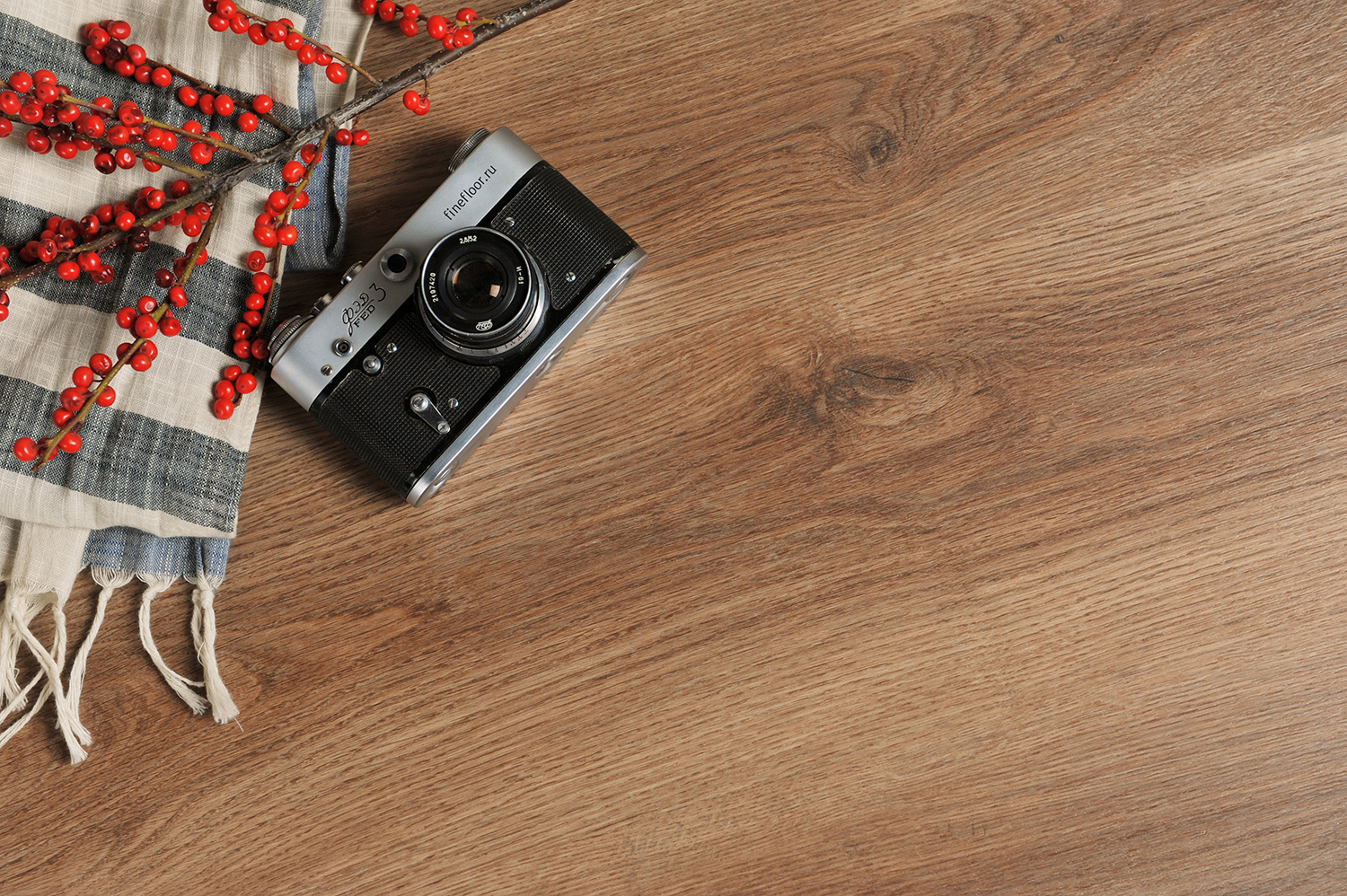 Кварцвиниловая плитка FineFloor замковая Light Дуб Брага FF-1335 1314×190×3,6 фото в интерьере Кварцвиниловая плитка FineFloor замковая Light Дуб Брага FF-1335 1314×190×3,6 фото в интерьере